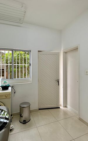 Casa à venda com 330m², 3 quartos e 3 vagasÁrea de Serviço