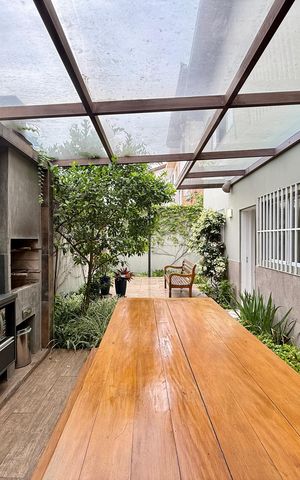 Casa à venda com 330m², 3 quartos e 3 vagasChurrasqueira 