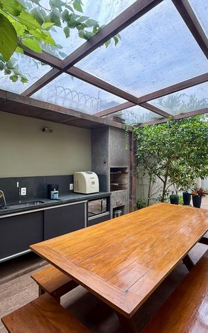 Casa à venda com 330m², 3 quartos e 3 vagasChurrasqueira 