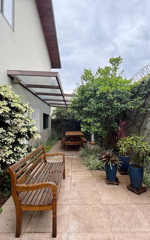 Casa à venda com 330m², 3 quartos e 3 vagasQuintal