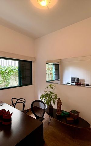 Casa à venda com 330m², 3 quartos e 3 vagasEscritório 