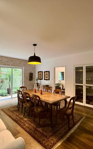 Casa à venda com 330m², 3 quartos e 3 vagasSala