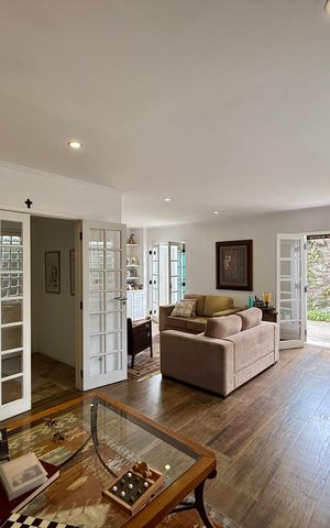Casa à venda com 330m², 3 quartos e 3 vagasSala
