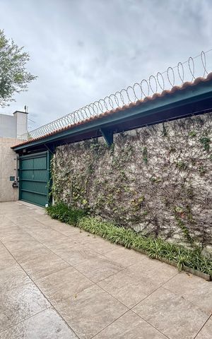 Casa à venda com 330m², 3 quartos e 3 vagasGaragem 