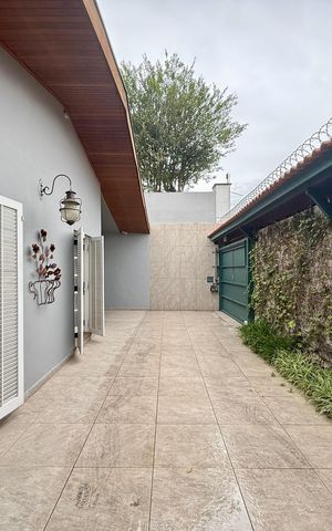 Casa à venda com 330m², 3 quartos e 3 vagasGaragem 