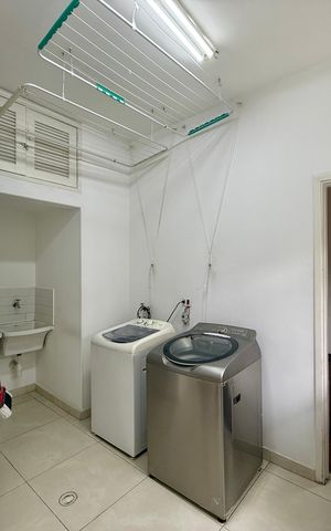 Casa à venda com 330m², 3 quartos e 3 vagasÁrea de Serviço