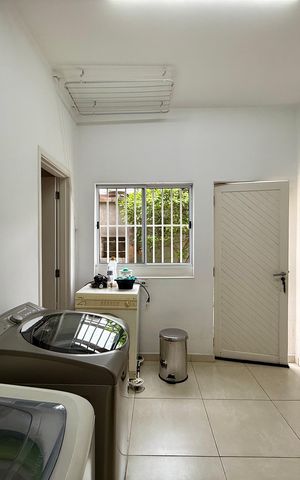 Casa à venda com 330m², 3 quartos e 3 vagasÁrea de Serviço