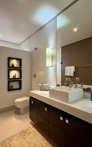 Casa à venda com 330m², 3 quartos e 3 vagasBanheiro Social 