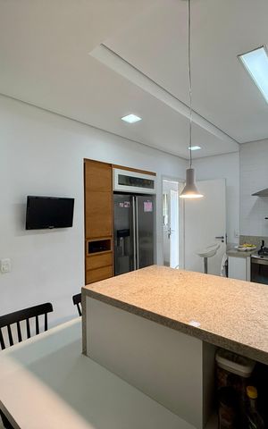 Casa à venda com 330m², 3 quartos e 3 vagasCozinha 