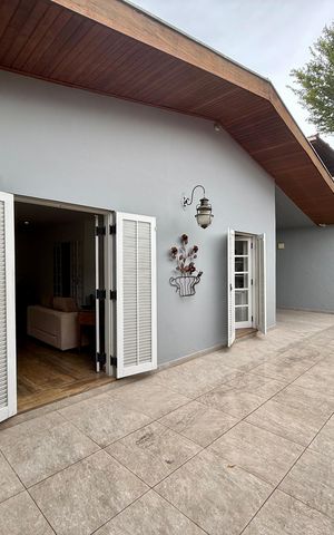 Casa à venda com 330m², 3 quartos e 3 vagasGaragem 