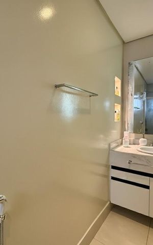 Casa à venda com 330m², 3 quartos e 3 vagasBanheiro Suíte 