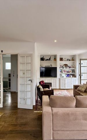 Casa à venda com 330m², 3 quartos e 3 vagasSala