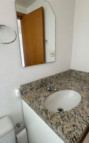 Apartamento à venda com 60m², 2 quartos e 1 vaga Apartamento à venda com 60m², 2 quartos e 1 vagaBanheiro