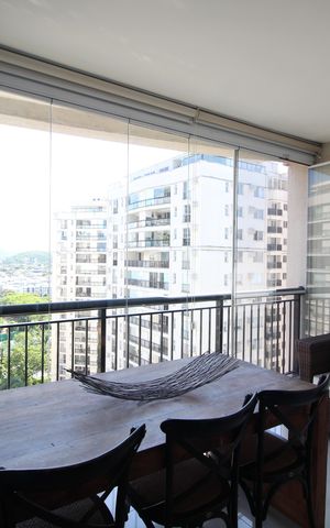Apartamento à venda com 166m², 4 quartos e 3 vagasVaranda da Sala