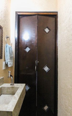 Casa à venda com 156m², 3 quartos e 4 vagas Casa à venda com 156m², 3 quartos e 4 vagasLavabo