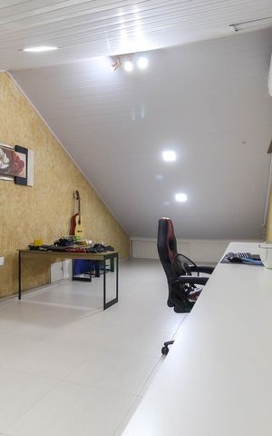 Casa à venda com 156m², 3 quartos e 4 vagas Casa à venda com 156m², 3 quartos e 4 vagasÁrea comum