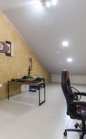 Casa à venda com 156m², 3 quartos e 4 vagas Casa à venda com 156m², 3 quartos e 4 vagasÁrea comum