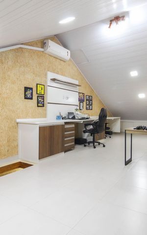 Casa à venda com 156m², 3 quartos e 4 vagas Casa à venda com 156m², 3 quartos e 4 vagasÁrea comum
