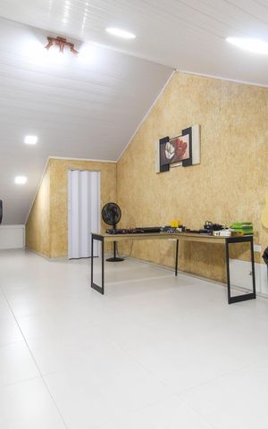Casa à venda com 156m², 3 quartos e 4 vagas Casa à venda com 156m², 3 quartos e 4 vagasÁrea comum