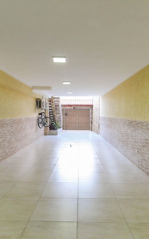 Casa à venda com 156m², 3 quartos e 4 vagas Casa à venda com 156m², 3 quartos e 4 vagasGaragem