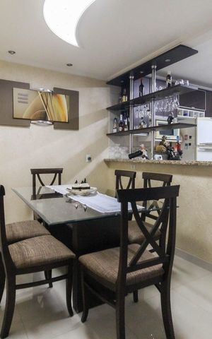 Casa à venda com 156m², 3 quartos e 4 vagas Casa à venda com 156m², 3 quartos e 4 vagasCopa