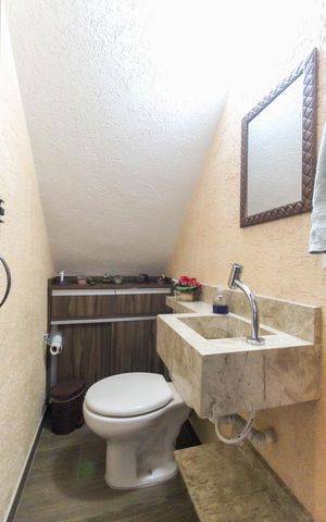 Casa à venda com 156m², 3 quartos e 4 vagas Casa à venda com 156m², 3 quartos e 4 vagasLavabo