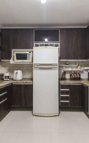 Casa à venda com 156m², 3 quartos e 4 vagas Casa à venda com 156m², 3 quartos e 4 vagasCozinha