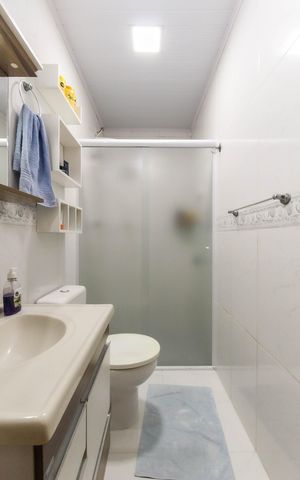 Casa à venda com 156m², 3 quartos e 4 vagas Casa à venda com 156m², 3 quartos e 4 vagasBanheiro Social