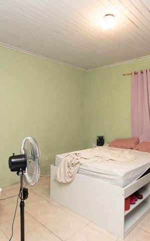 Casa à venda com 369m², 4 quartos e 2 vagas Casa à venda com 369m², 4 quartos e 2 vagasQuarto 4
