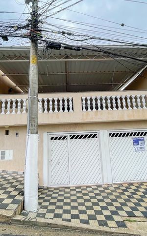 Casa à venda com 250m², 2 quartos e 1 vaga Casa à venda com 250m², 2 quartos e 1 vagaFachada
