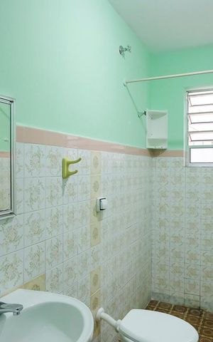 Casa à venda com 562m², 5 quartos e 5 vagasBanheiro casa 2