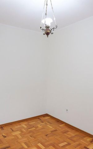 Casa à venda com 562m², 5 quartos e 5 vagasQuarto 2 casa 1