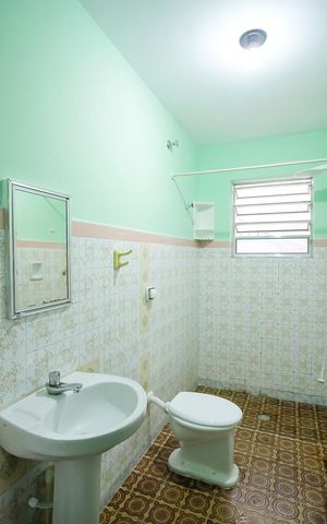 Casa à venda com 562m², 5 quartos e 5 vagasBanheiro casa 2
