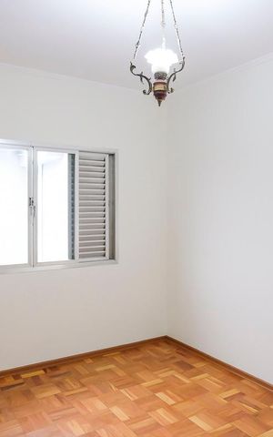 Casa à venda com 562m², 5 quartos e 5 vagasQuarto 2 casa 1