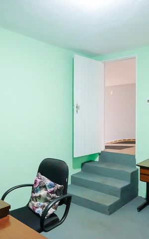 Casa à venda com 562m², 5 quartos e 5 vagasEscritório