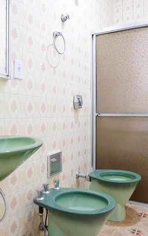 Casa à venda com 562m², 5 quartos e 5 vagasBanheiro 1 casa 1