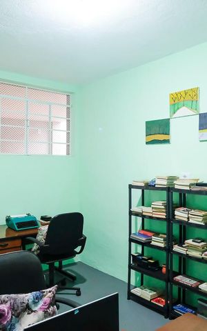 Casa à venda com 562m², 5 quartos e 5 vagasEscritório