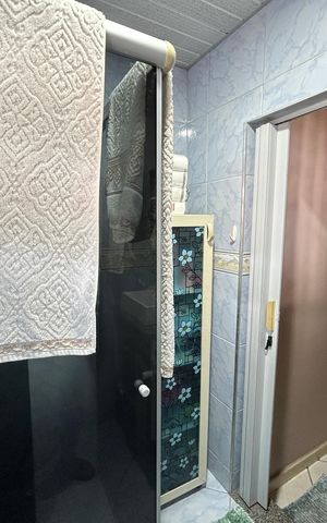 Casa à venda com 250m², 4 quartos e 5 vagasBanheiro casa 2
