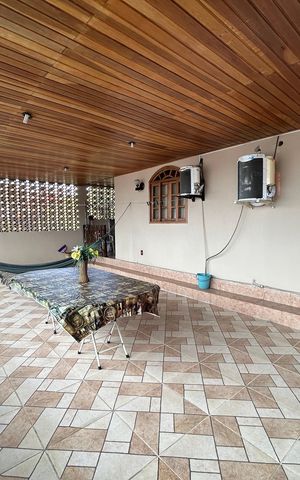 Casa à venda com 250m², 4 quartos e 5 vagasVaranda da casa 2