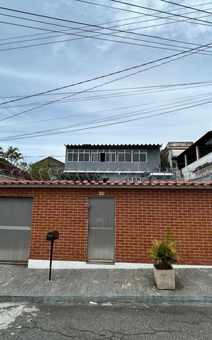 Casa à venda com 250m², 4 quartos e 5 vagasFachada