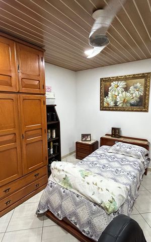 Casa à venda com 250m², 4 quartos e 5 vagasQuarto 2 casa 2