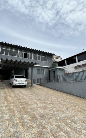 Casa à venda com 250m², 4 quartos e 5 vagasFachada