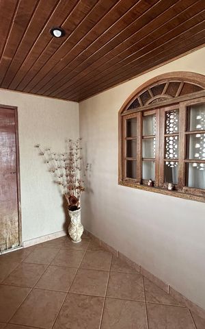 Casa à venda com 250m², 4 quartos e 5 vagasHall