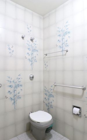 Casa à venda com 350m², 5 quartos e 10 vagasBanheiro da Suíte 1