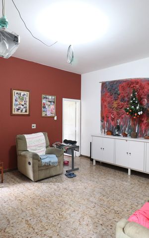 Casa à venda com 350m², 5 quartos e 10 vagasSala