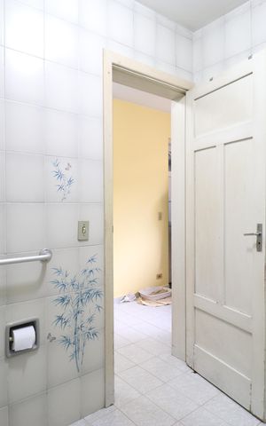 Casa à venda com 350m², 5 quartos e 10 vagasBanheiro da Suíte 1