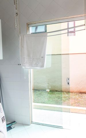 Casa à venda com 460m², 4 quartos e 4 vagas Casa à venda com 460m², 4 quartos e 4 vagasÁrea de Serviço