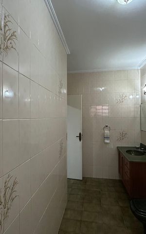 Casa para alugar com 400m², 4 quartos e 3 vagas Casa para alugar com 400m², 4 quartos e 3 vagasBanheiro da Suíte