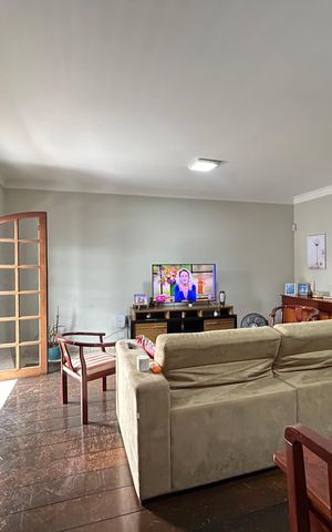 Casa para alugar com 400m², 4 quartos e 3 vagas Casa para alugar com 400m², 4 quartos e 3 vagasSala