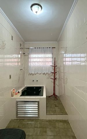 Casa para alugar com 400m², 4 quartos e 3 vagas Casa para alugar com 400m², 4 quartos e 3 vagasBanheiro da Suíte